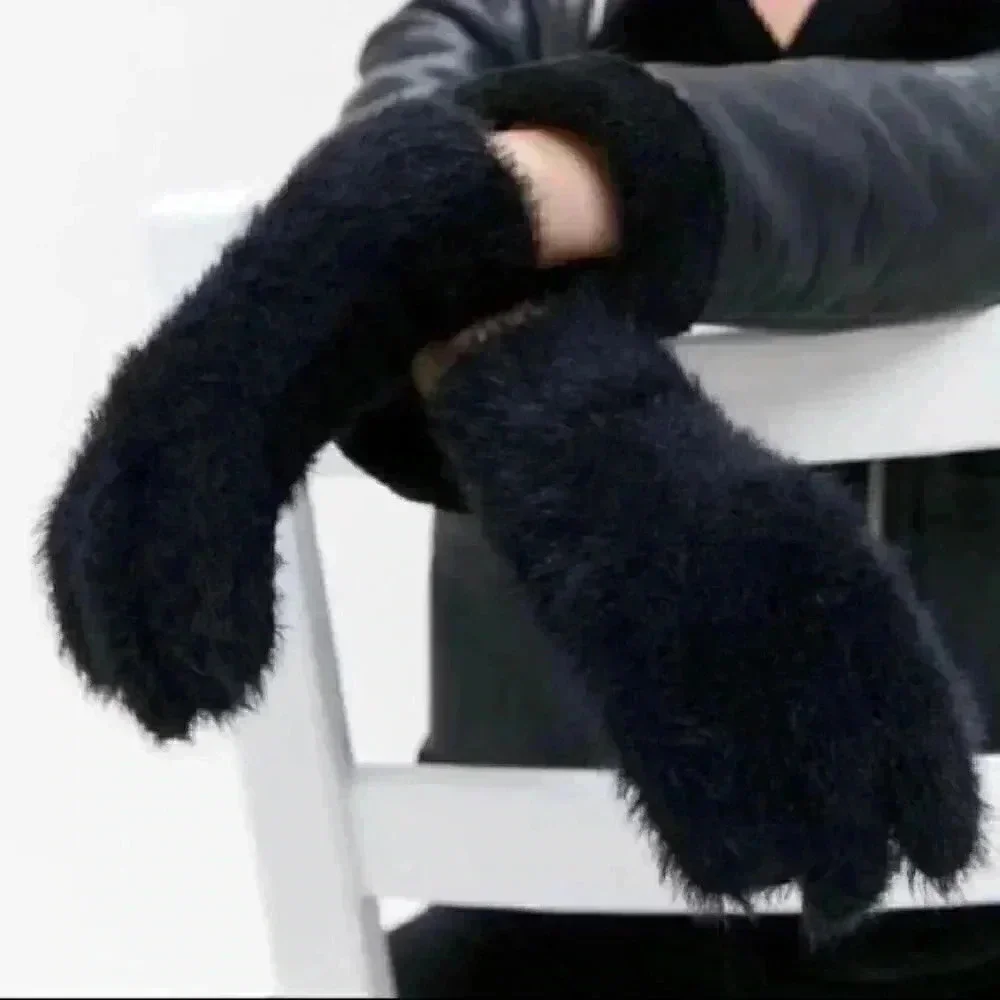 Urban Outfitters Black Eyelash hat and glove set